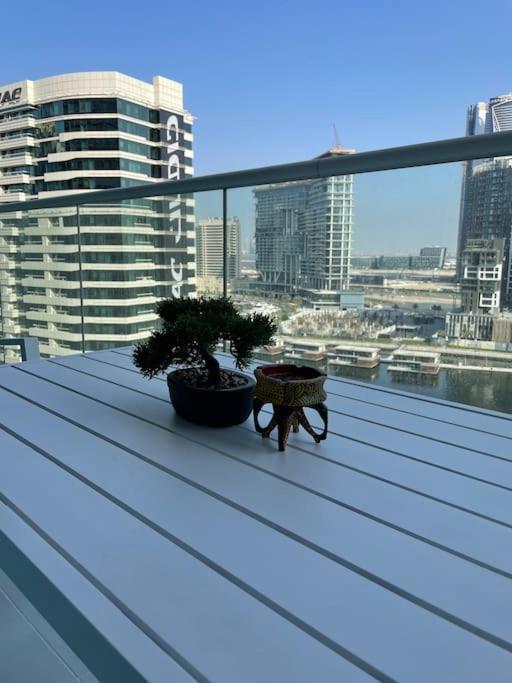 New Luxury Modern Canal View. Apartamento Dubai Exterior foto